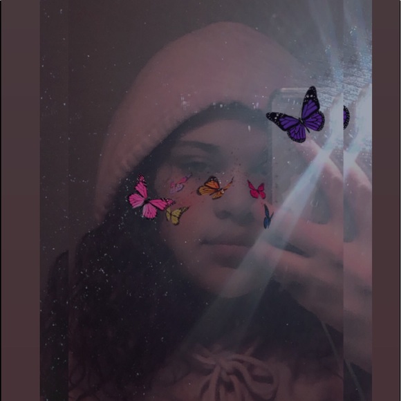 Meet your Posher, Selena - Picture 1 of 1